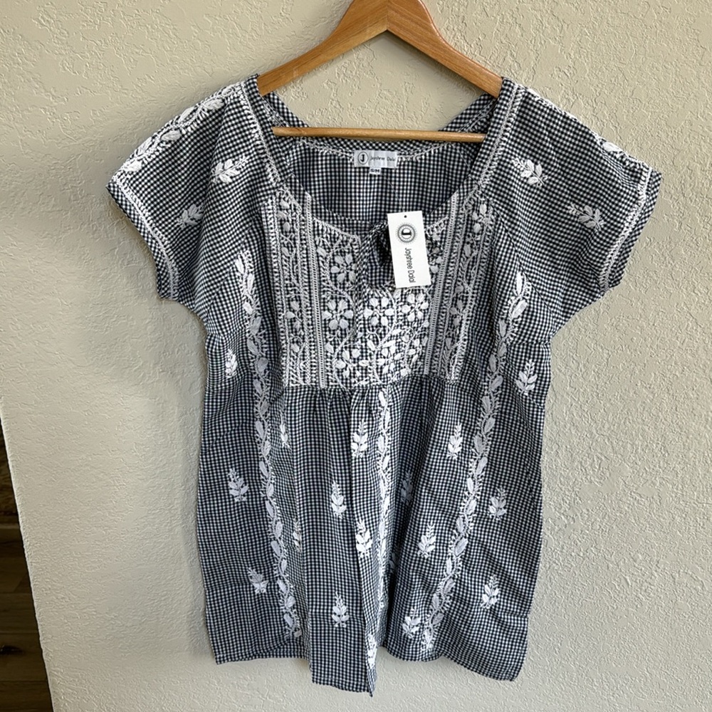 NWT Black and White Gingham Embroidered Top
